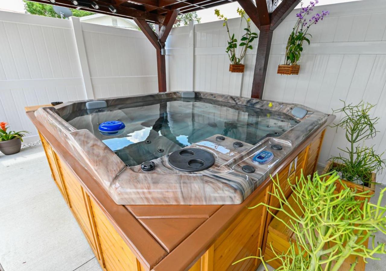 Paradise In Brandon With Luxurious 6 Person Spa Esterno foto